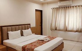 Hotel Trushadham Near To Mahalaxmi Temple Kolhapur